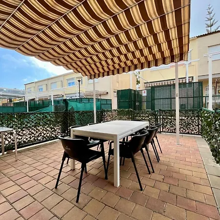 Adosado Con Terraza A 5 Min Del Mar